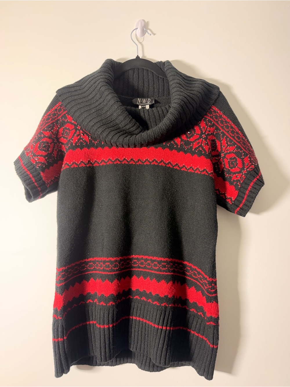 Black & Red Cowl Neck Short-Sleeve Sweater